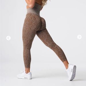 SOLD! 🤎NVGTN SNAKEPRINT LEGGINGS🤎